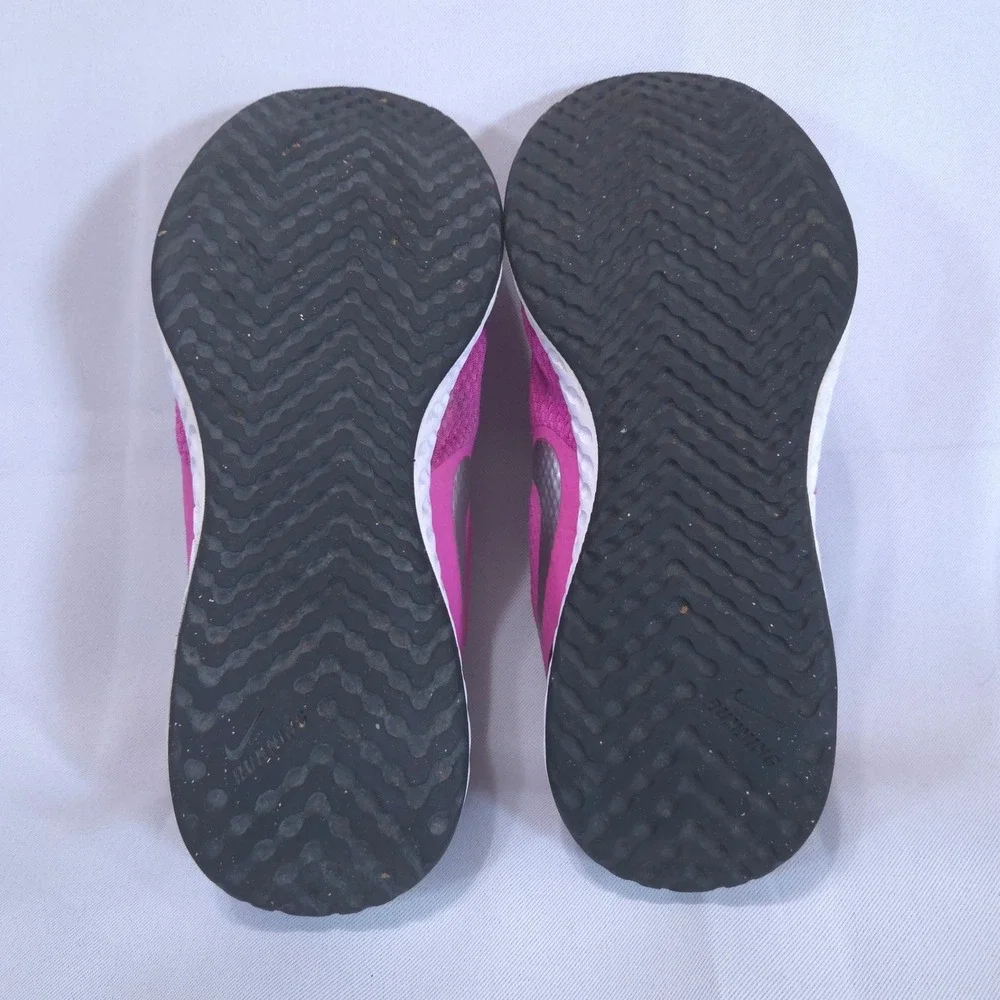 Nike Revolution 5 GS Running Shoes Youth 5.5Y Womens 7 Lace-up Fuchsia Pink-Read